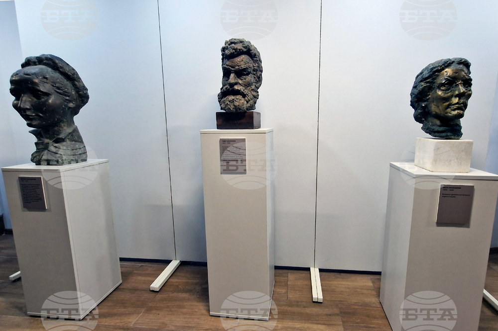 Шумен - откриване на изложба - 100 години от рождението на Слави Дончев