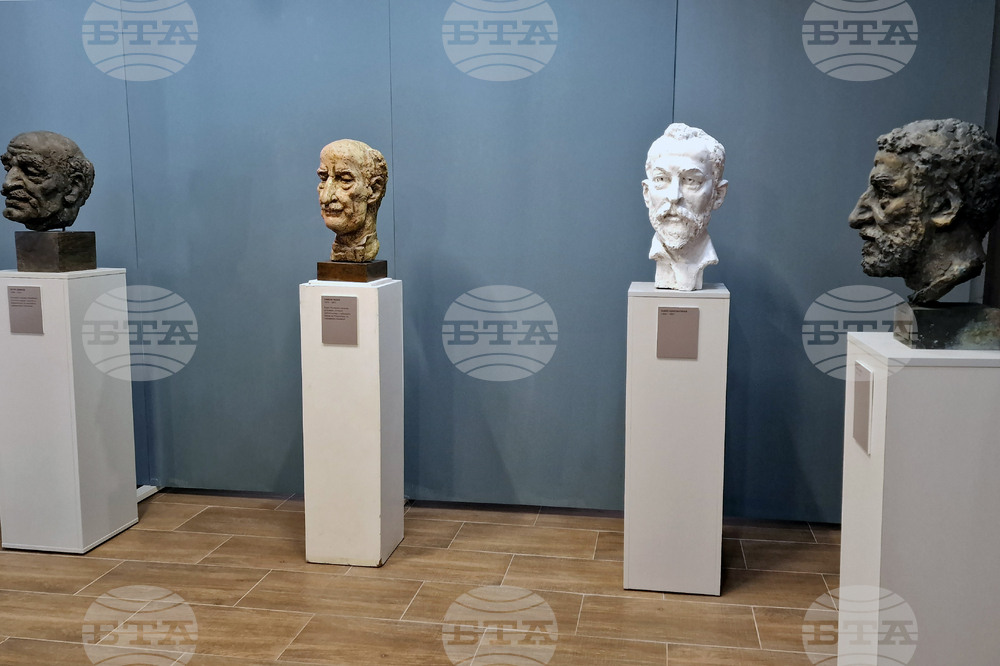Шумен - откриване на изложба - 100 години от рождението на Слави Дончев