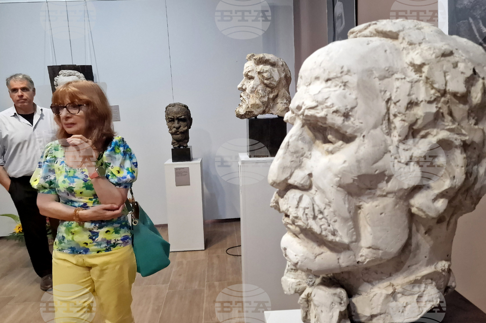 Шумен - откриване на изложба - 100 години от рождението на Слави Дончев