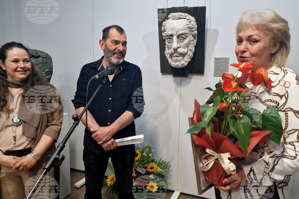 Шумен - откриване на изложба - 100 години от рождението на Слави Дончев