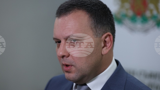 Присъединяването на България към ОИСР остава стратегически приоритет на правителството, заяви министър Николай Найденов в Париж