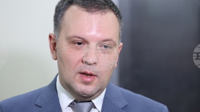 Оставката на Борислав Сарафов е първата крачка от освобождаването от зависимостите в съдебната система, каза правосъдният министър Николай Найденов
