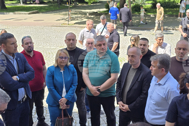 MPs of MRF Rally Behind Kardzhali Mayor after Police Questioning