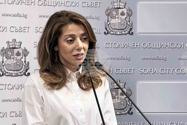 Столичната община ще обжалва решението на Административния съд София-град, свързано с наредбата за прием в първи клас, каза Десислава Желязкова