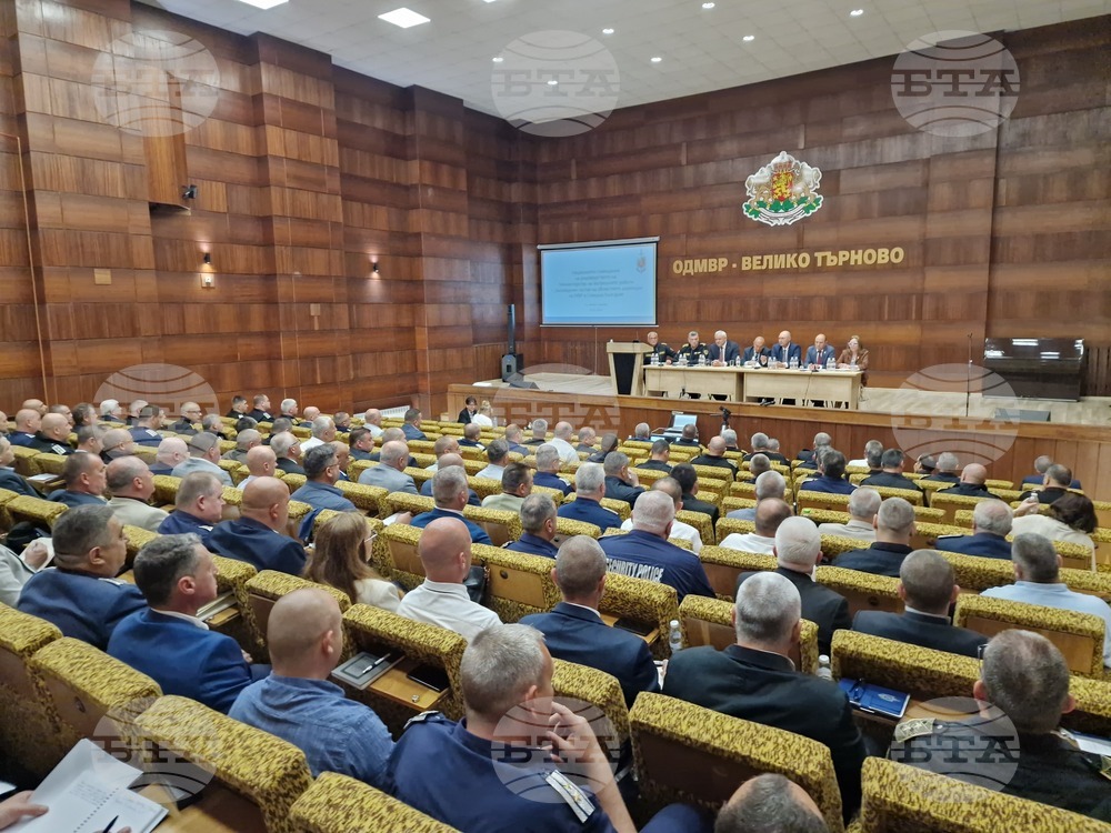 Проверете за незаконни практики, като строителството край Варна, очаквам безкомпромисни мерки, каза Демерджиев на ръководители в МВР