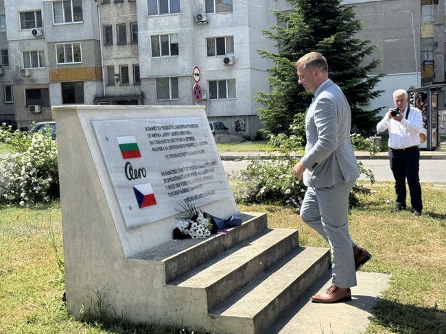 В Казанлък отбелязаха 100 години от създаването на Аеропланното училище и от полагането на основите на самолетостроенето