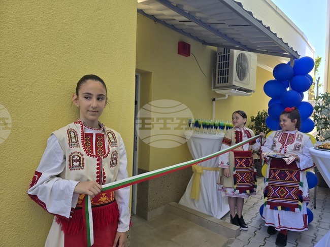 В IV ОУ „Христо Смирненски“ в Петрич откриха модерен STEM център с кабинети по природни науки, математика, роботика и арт студио