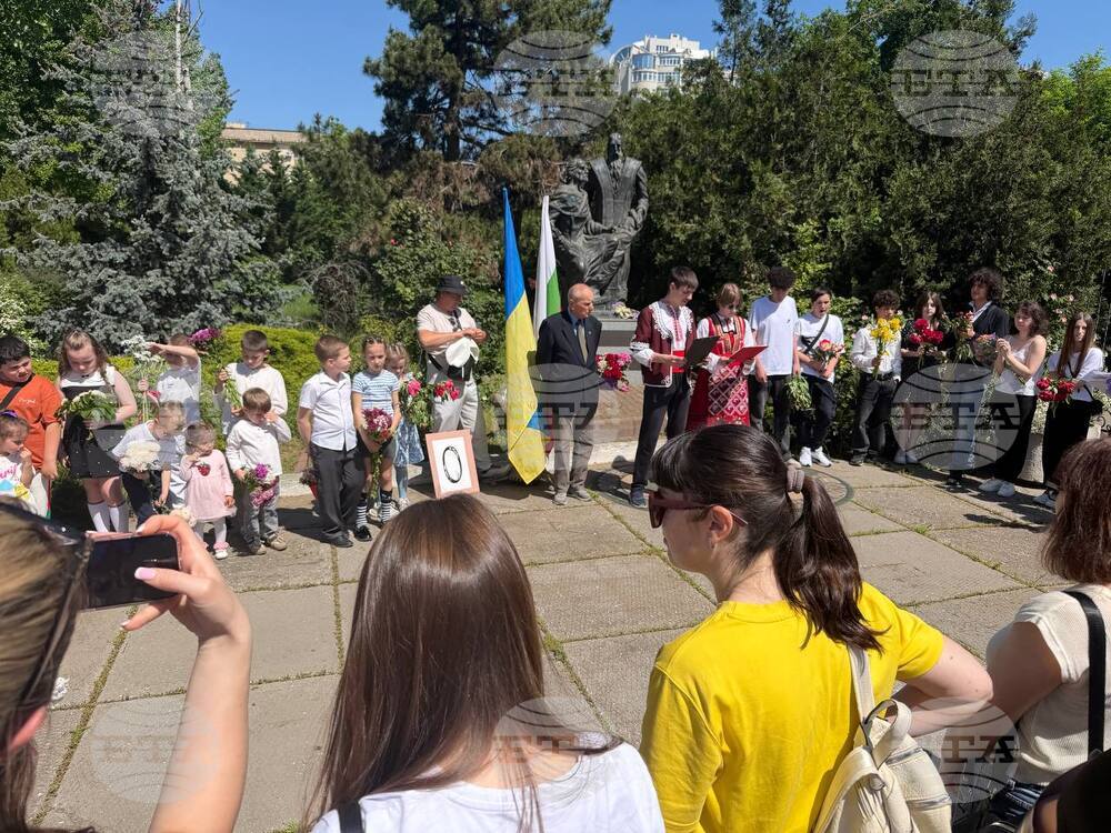 Учениците от Одеското българско неделно училище „Васил Априлов“ отбелязаха 24 май с рецитал 