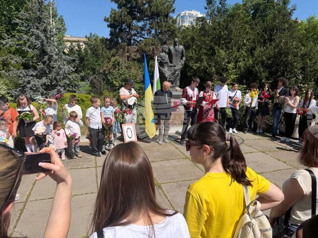 Учениците от Одеското българско неделно училище „Васил Априлов“ отбелязаха 24 май с рецитал 