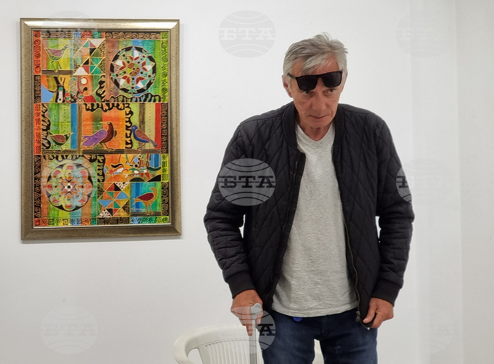 Варна - писателят Людмил Станев представя книгата „Смешни разкази“ на Маргарита Войнова