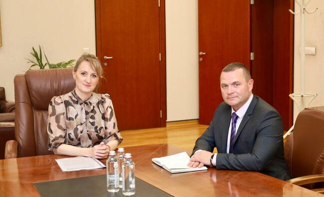 Такса битови отпадъци и чистотата на въздуха в Русе бяха във фокуса на среща между екоминистъра и кмета Пенчо Милков