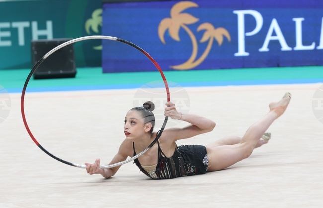 Сияна Алекова спечели нов златен медал за България от Европейското първенство по художествена гимнастика във Варна, сребро за Деа Емилова на бухалки