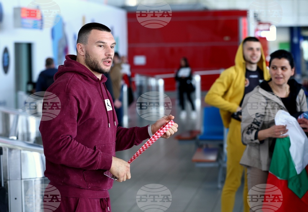 Летище София - борци - пристигане - Кирил Милов