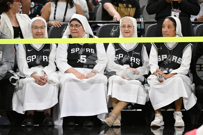APTOPIX Thunder Spurs Basketball