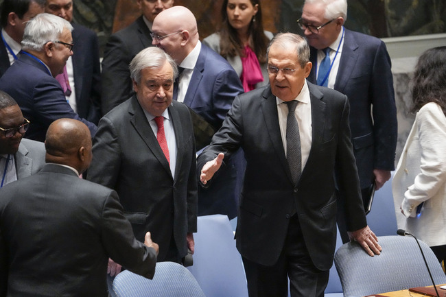 Генералният секретар на ООН Антониу Гутериш критикува Москва на среща на ООН, председателствана от руския външен министър Сергей Лавров