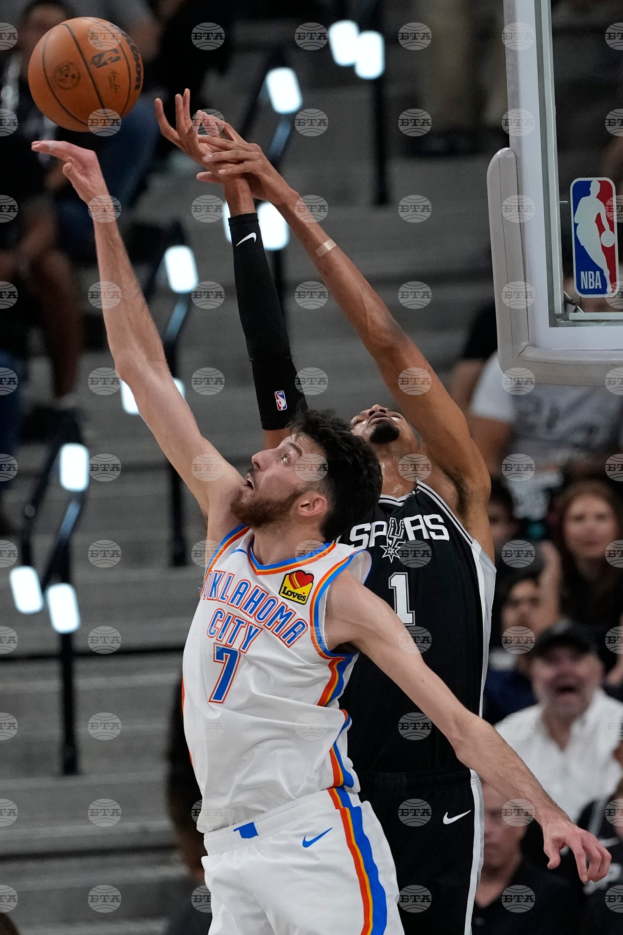 Thunder Spurs Basketball