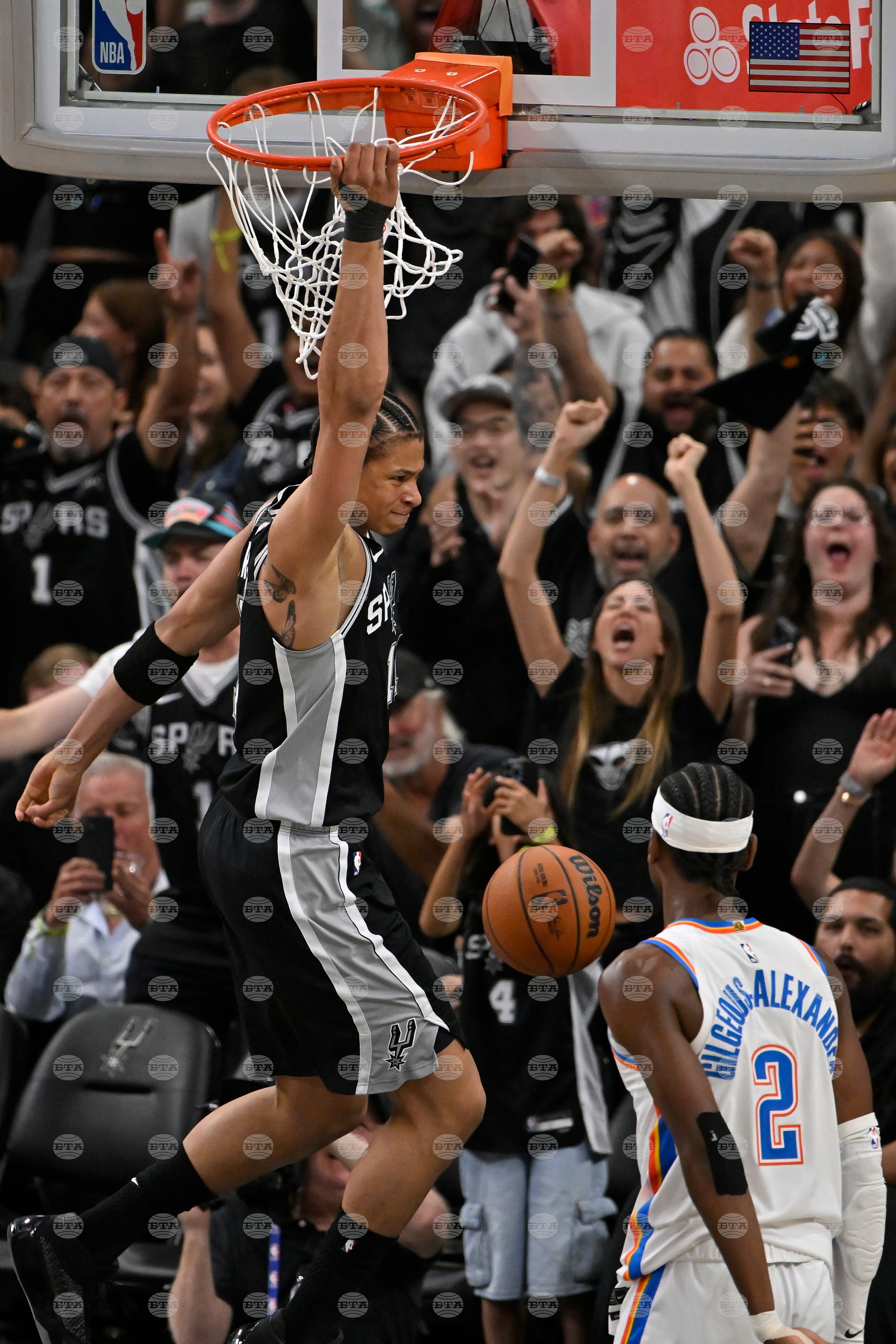 Thunder Spurs Basketball