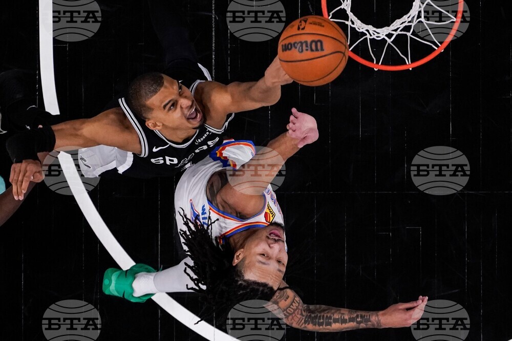 APTOPIX Thunder Spurs Basketball