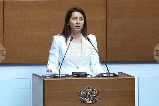Децата не се нуждаят от идеология, а от държава, която работи, казаха от „Прогресивна България“ в декларация за 1 юни