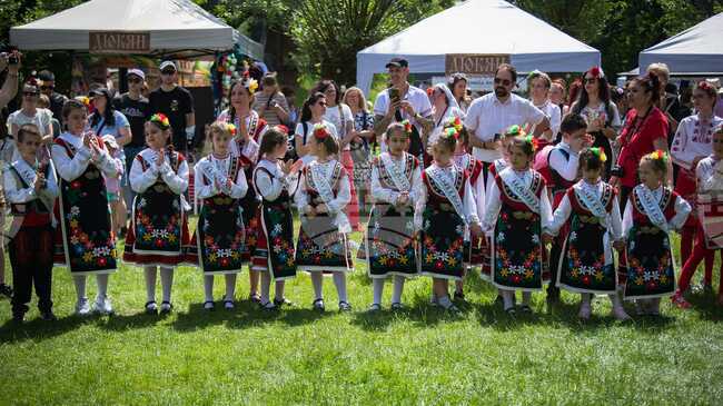 Nishka ot Koren Festival Brings Thousands of Bulgarians Together in Munster