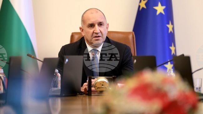 PM: No US Response Yet on Visa Waiver, Bulgaria Extends Stay for US Aircraft at Sofia Airport for One Month Only