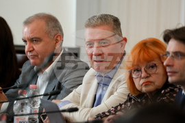 Народно събрание - тристранна среща - Валери Апостолов