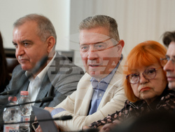 Народно събрание - тристранна среща - Валери Апостолов