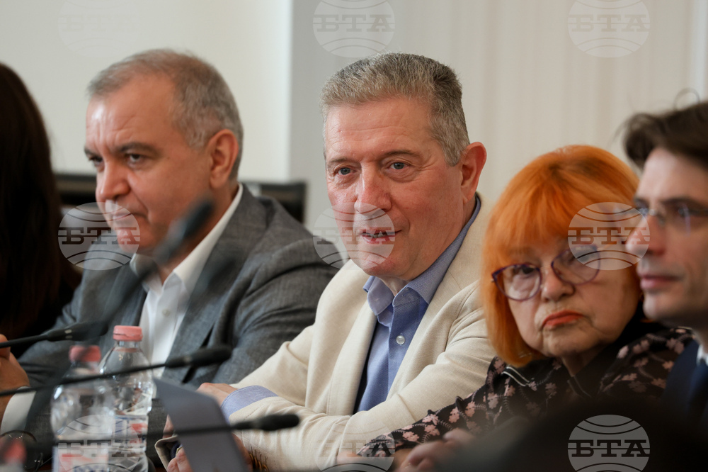 Народно събрание - тристранна среща - Валери Апостолов