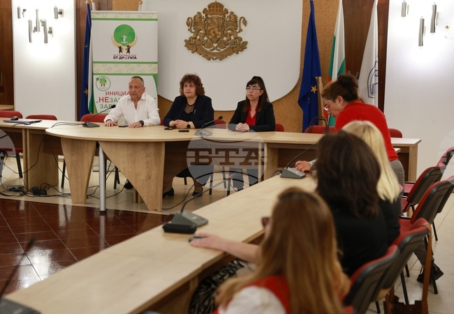 Около 1000 ученици в Русенско ще бъдат анкетирани дали употребяват наркотици