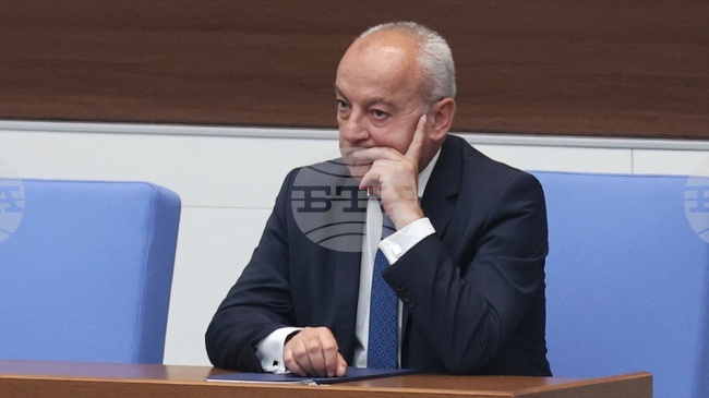 ЕК твърдо ще върви по процедура за обявяване на свръхдефицит, каза финансовият министър Гълъб Донев 