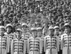 Участници в всенародния тържествен митинг на връх Околчица