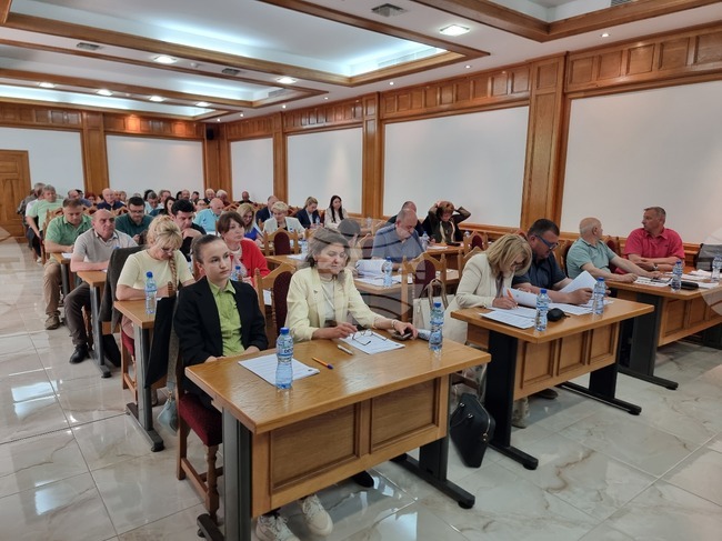 Съветниците в община Добричка одобриха предоставянето на временни безлихвени заеми от бюджета на общината за плащания по два проекта