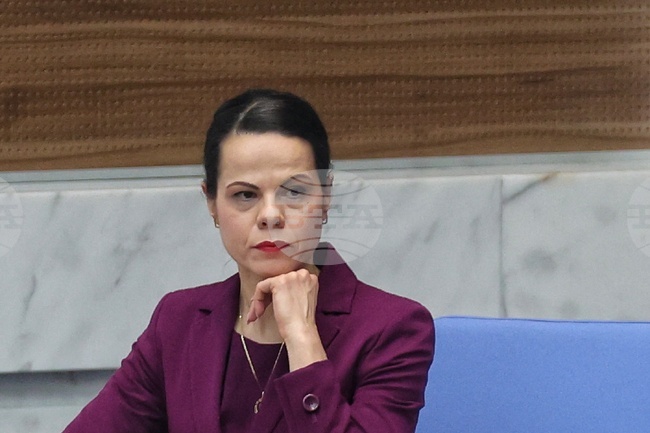 Ще инициираме започването на преговорите за колективен трудов договор в отрасъл "Здравеопазване", каза министър Катя Ивкова