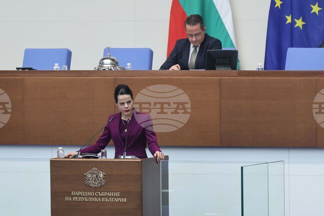 В три села от община Рудозем ще бъдат изградени амбулатории за извънболнична помощ, каза министър Катя Ивкова 