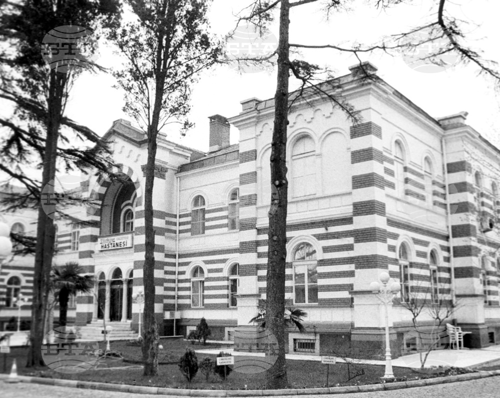 На 25 април 1902 г. в Цариград е осветена българската болница „Евлогий Георгиев“