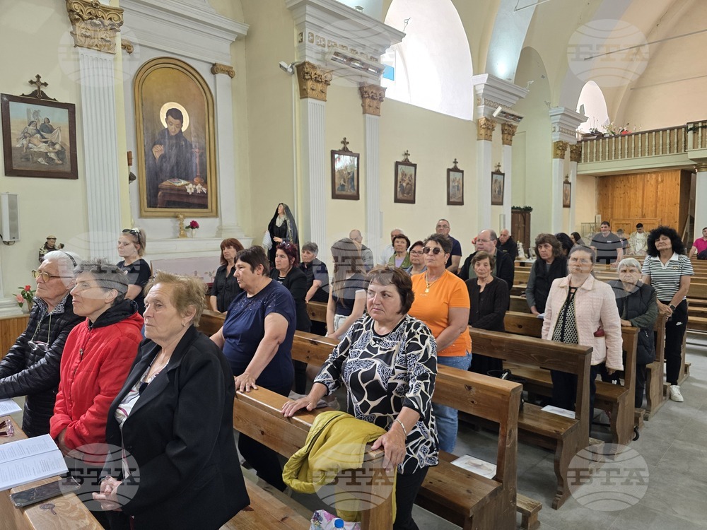 Село Ореш - Фолклорен събор на католиците в България - света литургия