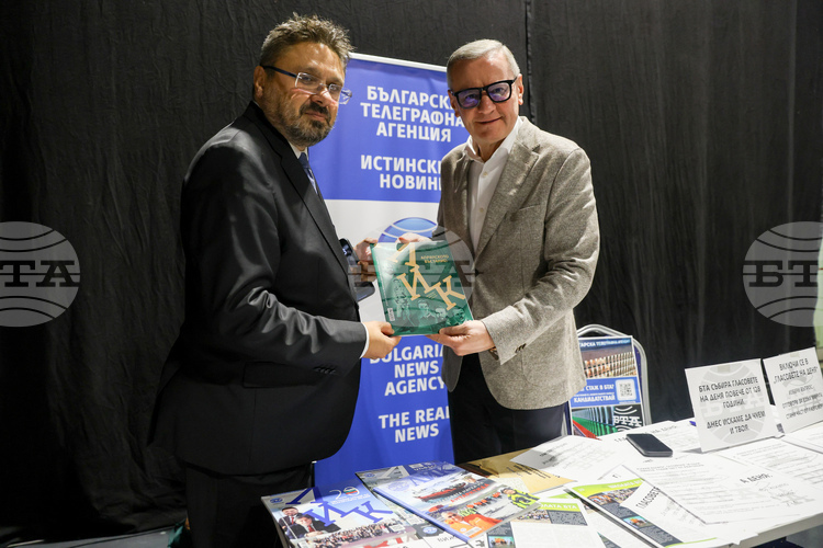 Culture Minister, BTA Director General Visit Agency's Stand at Bulgaria Across Five Oceans Career Forum