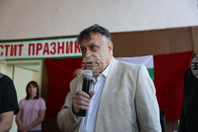 Young People Need to See Their Future in Bulgaria, Education Minister Says