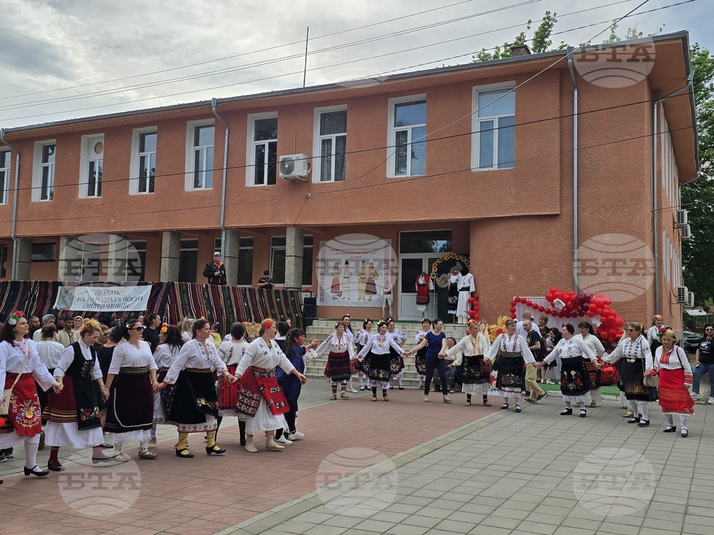 Село Неговановци - празник на народната носия