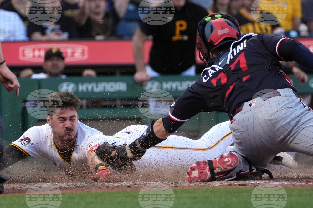 APTOPIX Twins Pirates Baseball
