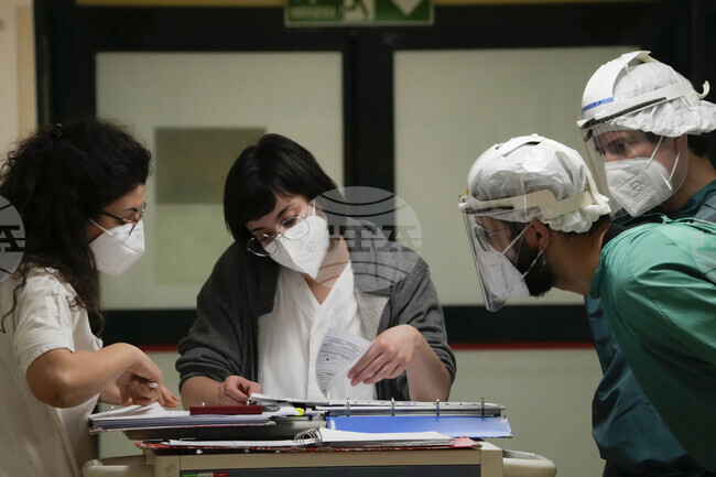 Разхлабване  тук, затягане там - италианската стратегия за борба с коронавируса