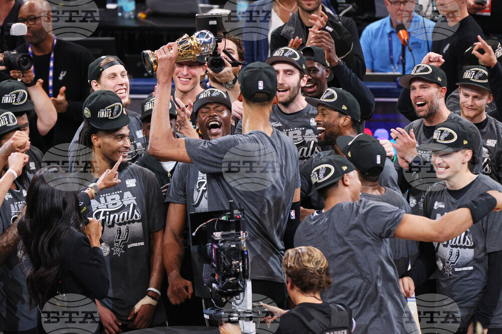 APTOPIX Spurs Thunder Basketball
