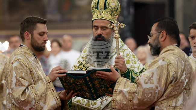  Празнуваме великия празник Петдесетница, слизането на Светия Дух и рождения ден на Църквата, каза в словото си за днешния празник патриарх Даниил