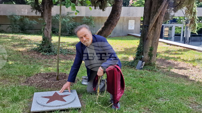Италианският актьор Франко Неро откри звезда с името си в Алеята на славата в Стара Загора и засади своя липа
