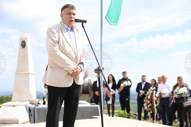 National Botev March Draws Over 1,400 Students, Minister Valchev Addresses Participants