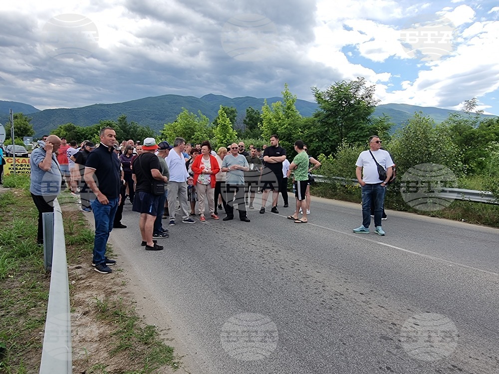 Септември - сметосъбиране и сметоизвозване - протест
