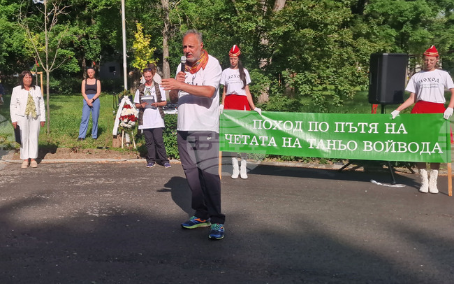 Походът „По пътя на четата на Таньо войвода“ пази жив духа на Ботев и героите на свободата, каза в Разград д-р Анатолий Кънев