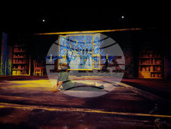 Деца „рисуват“ с Владимир Димитров-Майстора, снимка – Videnie 
