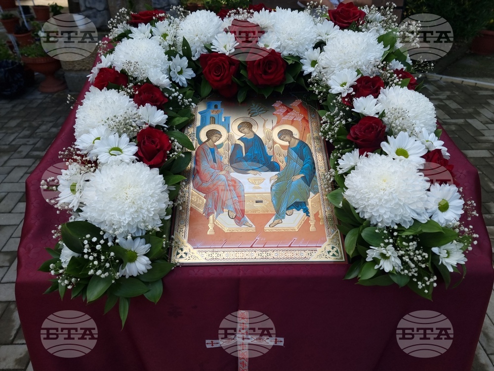 Ямбол - Свети дух - литургия