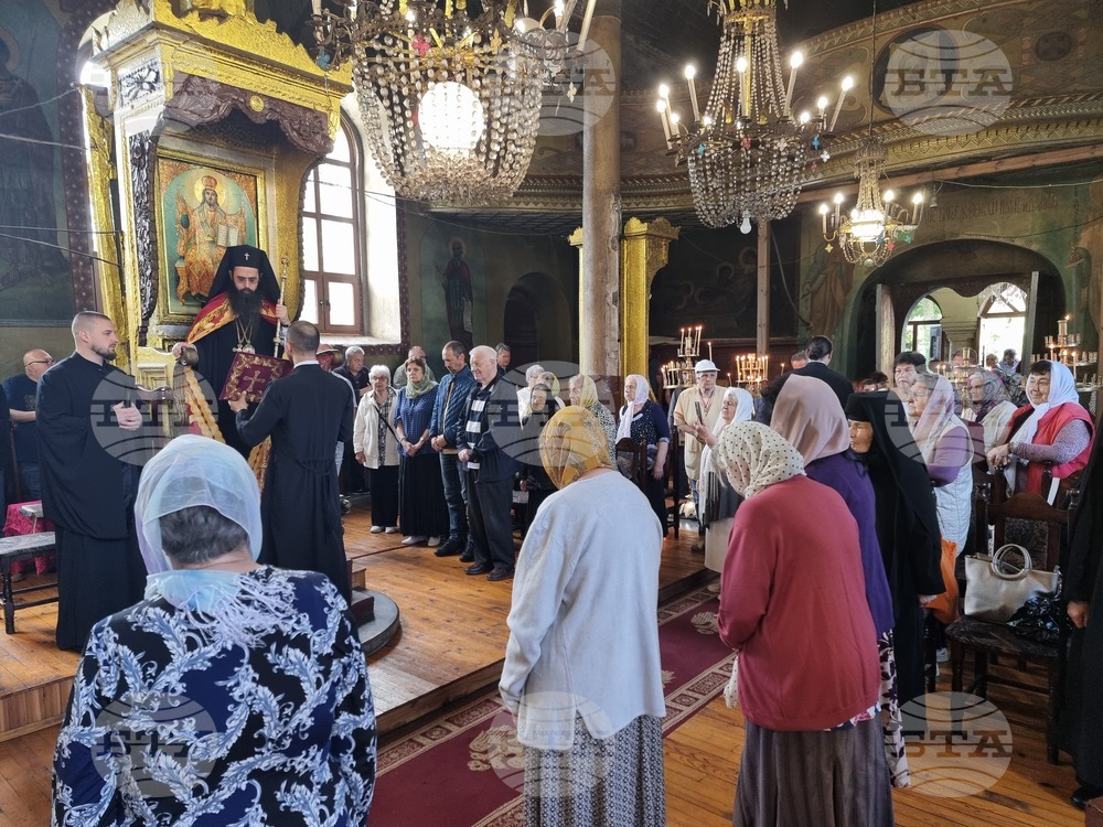 Ямбол - Свети дух - литургия